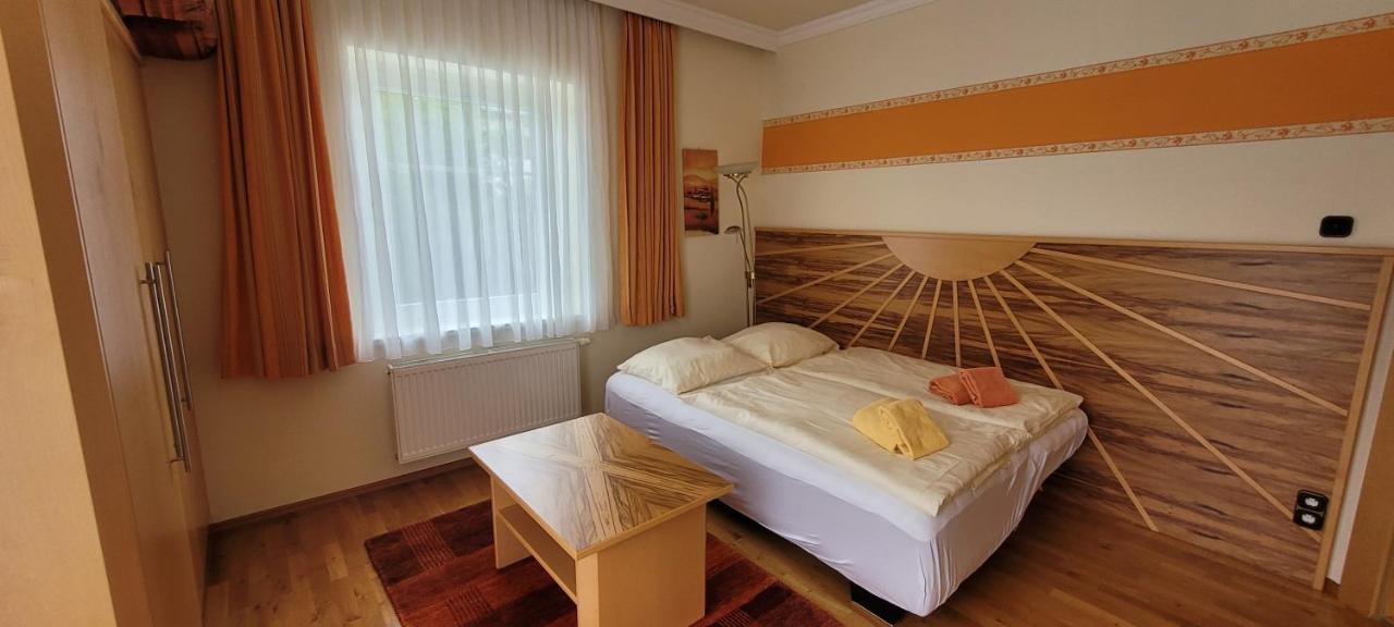 孙布里克沃思特尔斯酒店 Pörtschach am Wörthersee 外观 照片