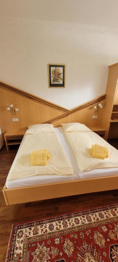 孙布里克沃思特尔斯酒店 Pörtschach am Wörthersee 外观 照片